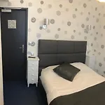 Hotell Le Faisan Montluçon