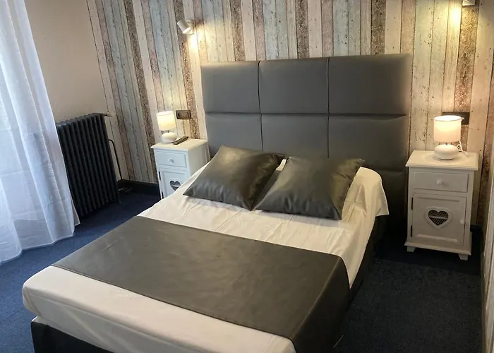 Hotell Le Faisan Montluçon